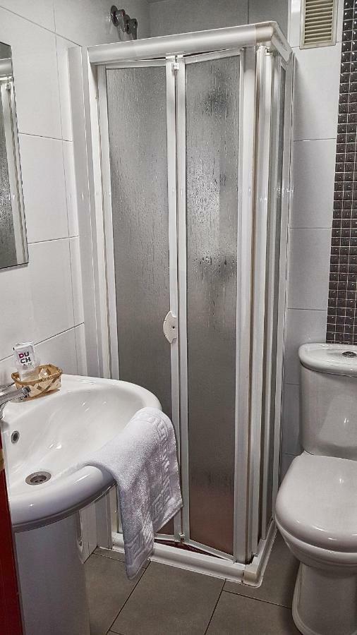 Hostal Isabel Бланес Екстер'єр фото