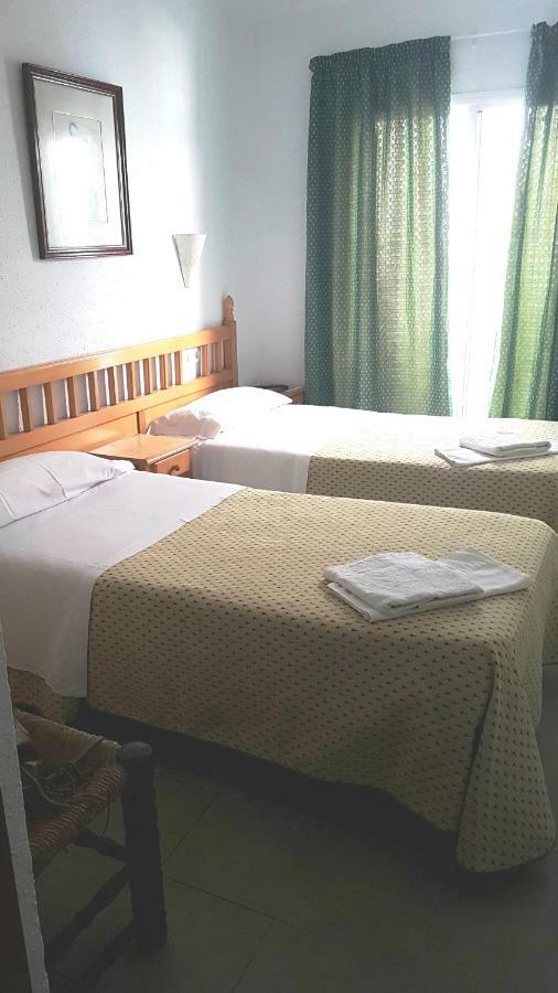 Hostal Isabel Бланес Екстер'єр фото